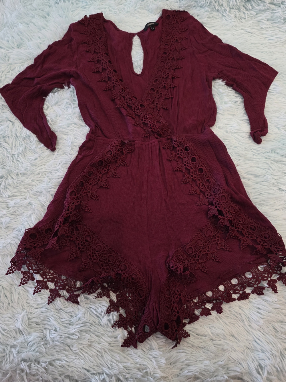 Ambiance Burgundy Crochet Lace Long Sleeve Romper V-Neck Size S